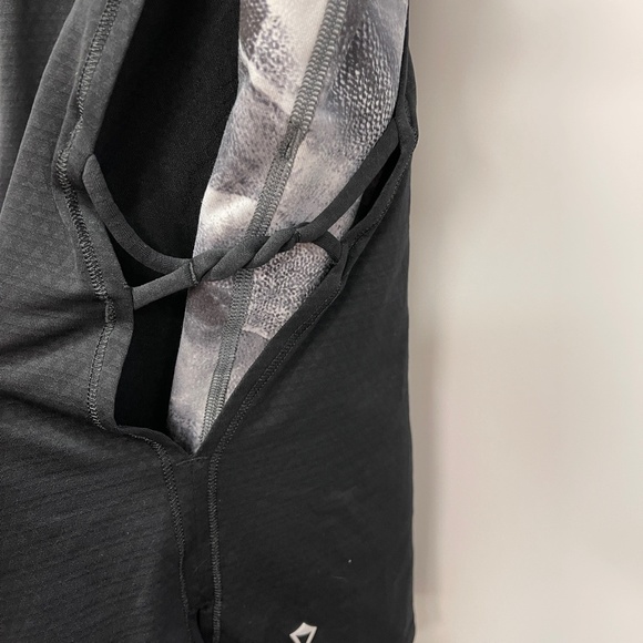 Lululemon Ivivva Twist and Flow Athletic Top Sz 7 - Picture 6 of 11